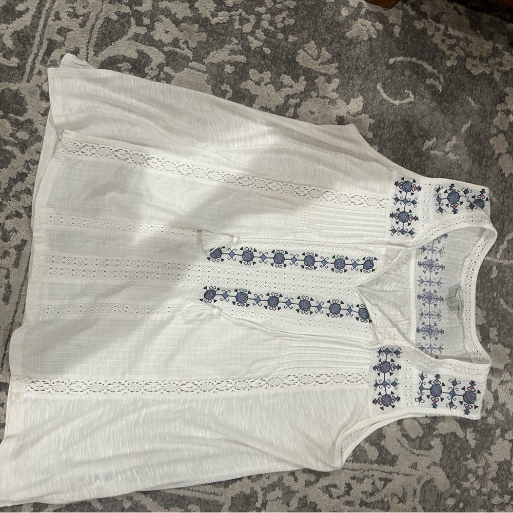 Lucky Brand White and Blue Embroidered Sleeveless Top - Picture 4 of 9